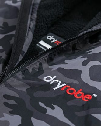 Picture of dryrobe® Advance Long Sleeve - Black Camouflage Black